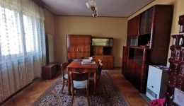 Casa in duplex de vanzare Deva, zona parc-cetate, suprafata utila 197mp ( 123 mp etaj, 54mp demisol, garaj 20mp), curte 83mp