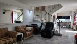 Casa in Deva, zona str. Calugareni