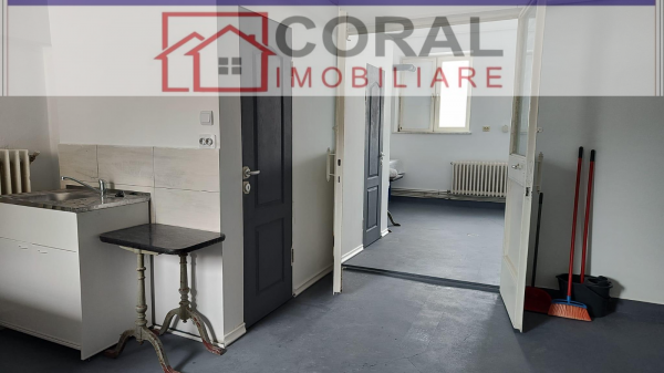De inchiriat 2 saptii de cazare/birouri, ultracentral