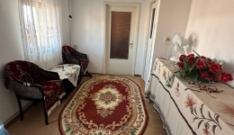 DE VANZARE CASĂ CU 3 APARTAMENTE – DEVA, ZONA CĂLUGĂRENI – APROAPE DE CASA DE CULTURĂ