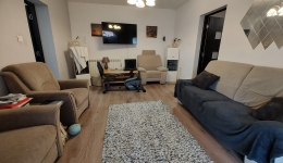 CASĂ RENOVATĂ DE VÂNZARE ÎN SIMERIA – ZONĂ CENTRALĂ